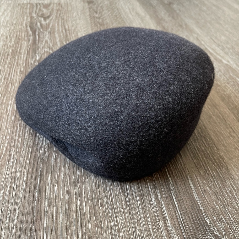 Chic Gray Wool Beret - Picture 5 of 5